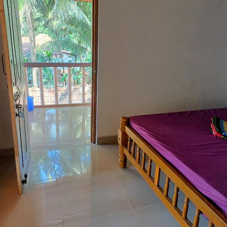 Golden Wings Cafe Hotel Gokarna  Eksteriør billede