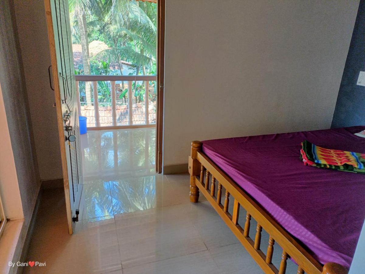 Golden Wings Cafe Hotel Gokarna  Eksteriør billede