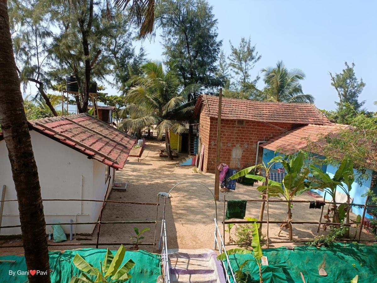 Golden Wings Cafe Hotel Gokarna  Eksteriør billede
