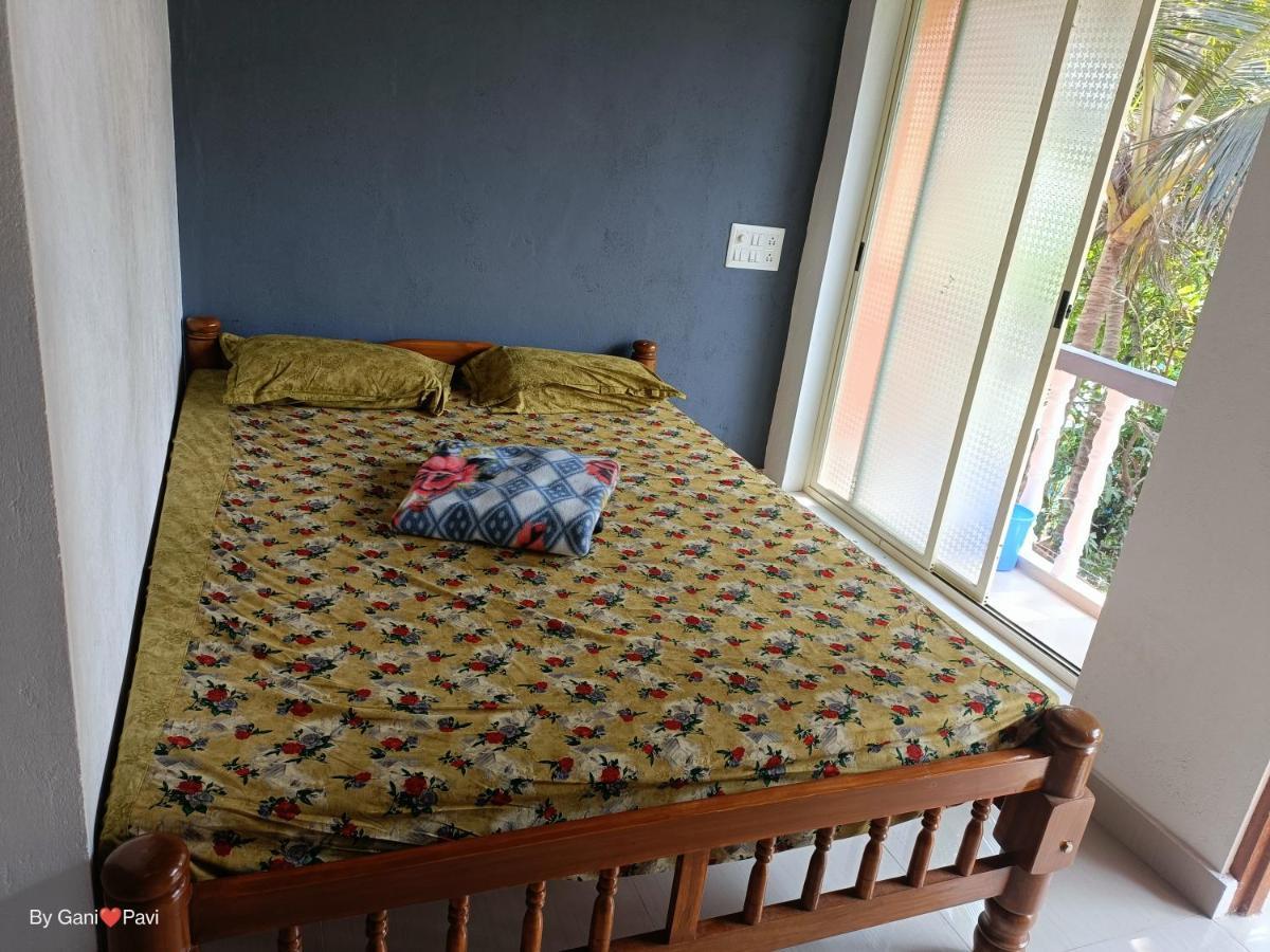 Golden Wings Cafe Hotel Gokarna  Eksteriør billede