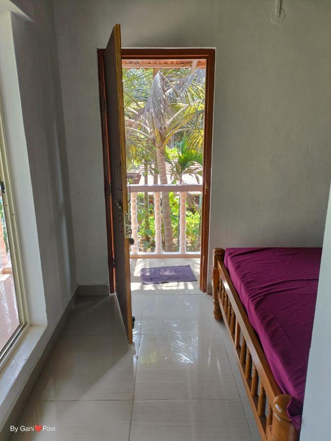 Golden Wings Cafe Hotel Gokarna  Eksteriør billede