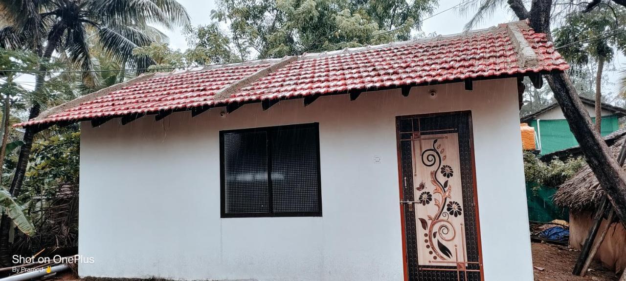 Golden Wings Cafe Hotel Gokarna  Eksteriør billede